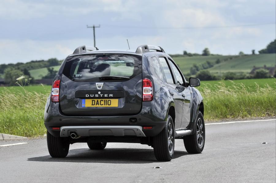  Dacia Duster Prestige 2016 года  (UK) (фото 8 из 17)